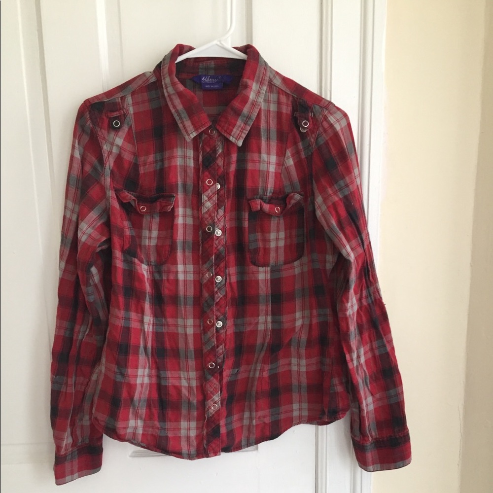 🎈Miley Cyrus MAX Size XL plaid button down